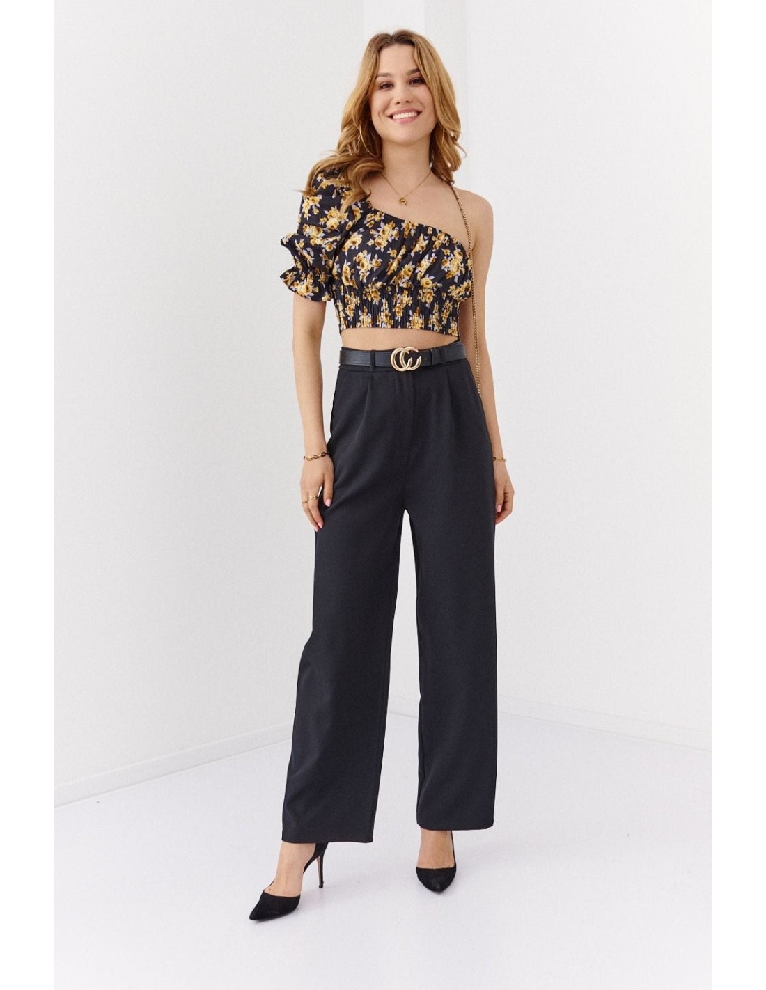 Crop top floral asimetric, negru si galben 020520 - Magazin online - Boutique